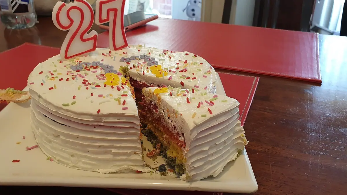 Egg Free Cake Box – eggless cake shop in Farnborough town centre